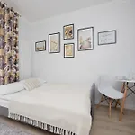 Διαμέρισμα In With Air Condition & Balcony By Renters