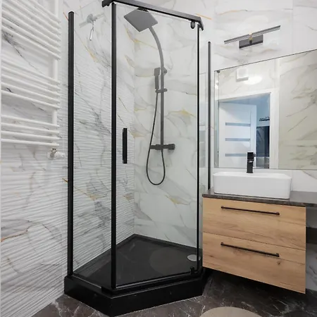 In With Balcony & Air Condition By Renters Warschau