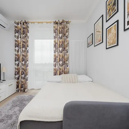 Lägenhet In With Air Condition & Balcony By Renters *