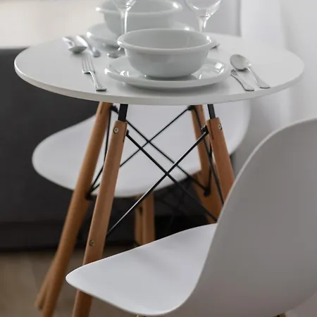 In With Balcony & Air Condition By Renters