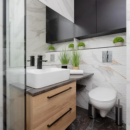 In With Balcony & Air Condition By Renters Lejlighed *