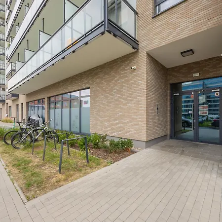 In With Air Condition & Balcony By Renters *