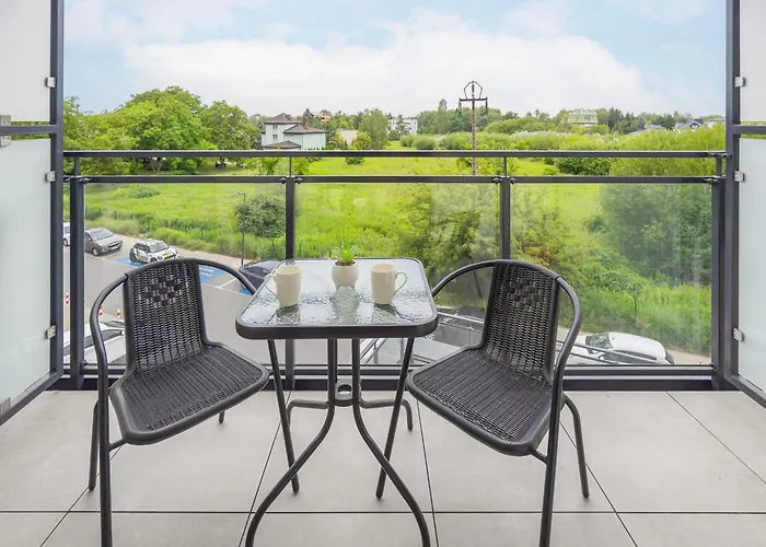 In With Balcony & Air Condition By Renters Warschau