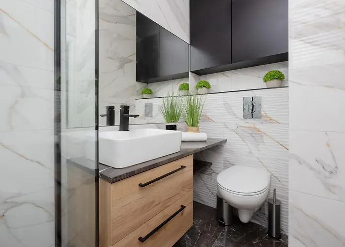 In With Balcony & Air Condition By Renters Lejlighed *