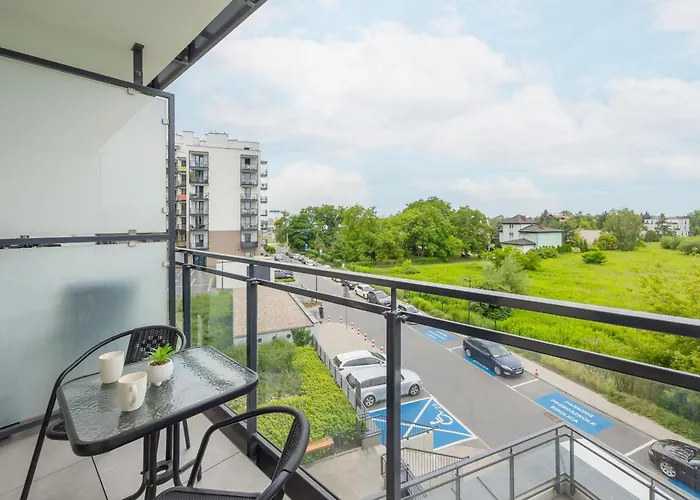 In With Balcony & Air Condition By Renters